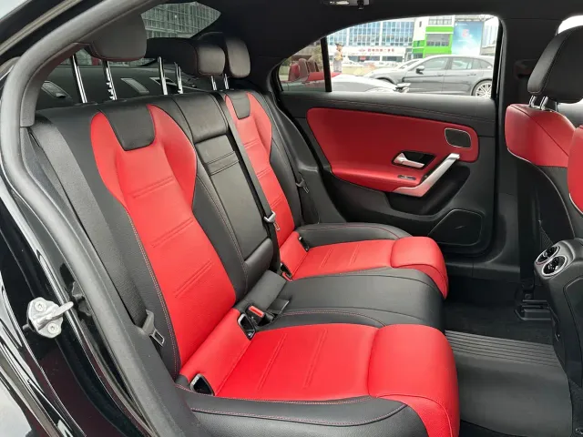 Mercedes-Benz Mercedes-Benz A-Class AMG 2022 AMG A 35 L 4MATIC — Фото автомобиля 16