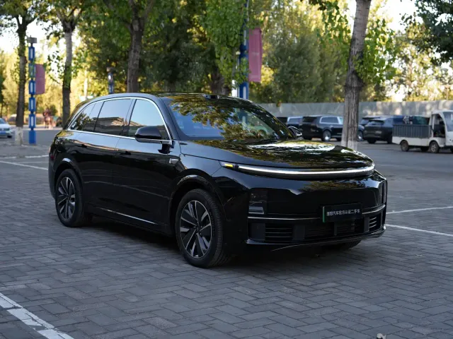 Li Auto L7 — Фото автомобиля 3