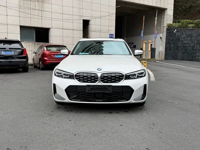 BMW 3 Series — Фото автомобиля 2