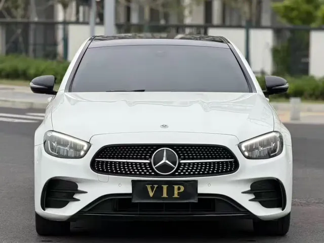 Mercedes-Benz E-Class — Фото автомобиля 2