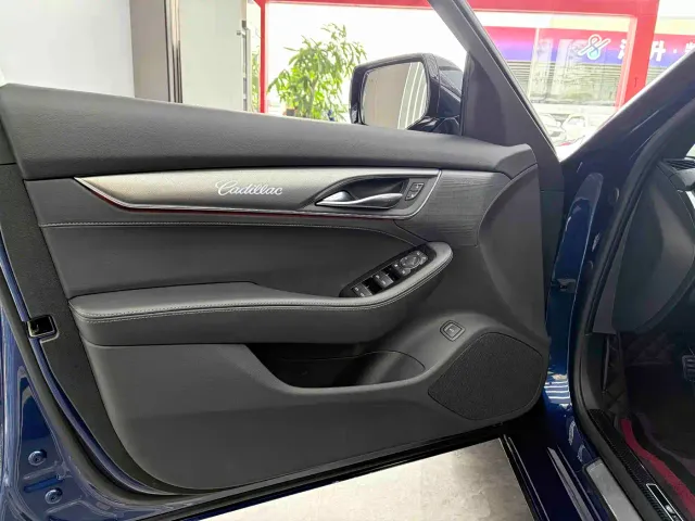 Cadillac CT5 — Фото автомобиля 5