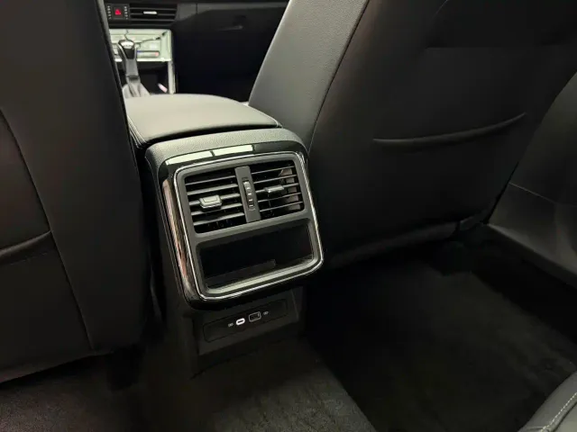 Volkswagen Passat — Фото автомобиля 19