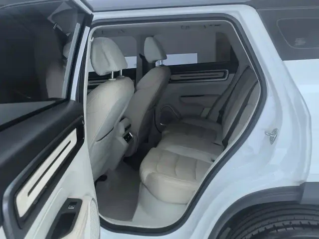 Geely ICON — Фото автомобиля 11