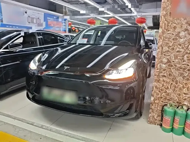 Фотография автомобиля — Tesla Model Y