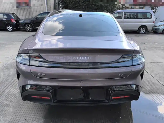 Xiaomi SU7 — Фото автомобиля 5
