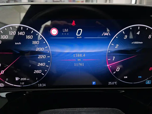 Mercedes-Benz E-Class — Фото автомобиля 9
