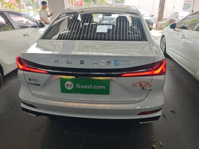 Roewe i5 — Фото автомобиля 5