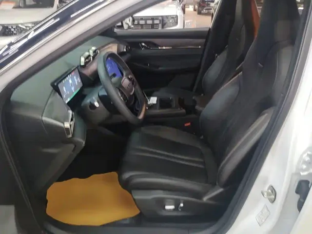 Dongfeng Fengshen L7 — Фото автомобиля 14
