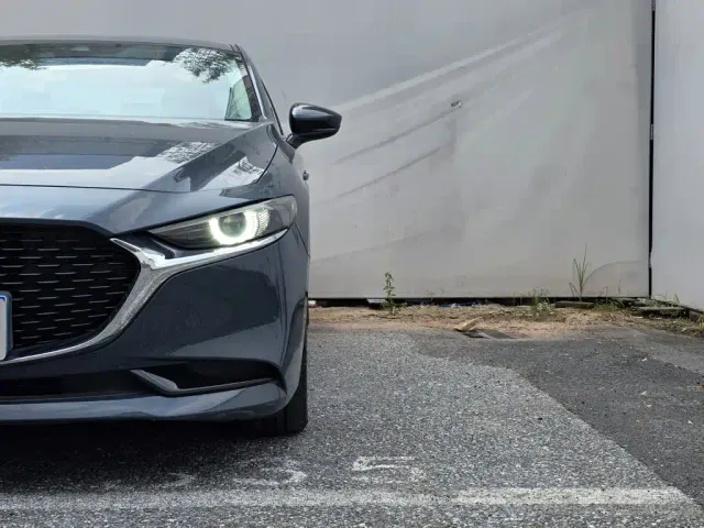 Mazda Axela — Фото автомобиля 3