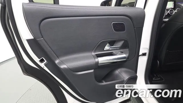 Mercedes-Benz EQA — Фото автомобиля 23