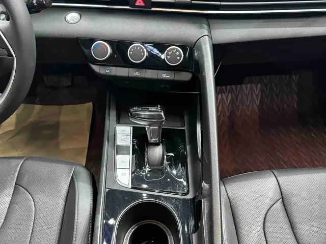 Hyundai Elantra — Фото автомобиля 10