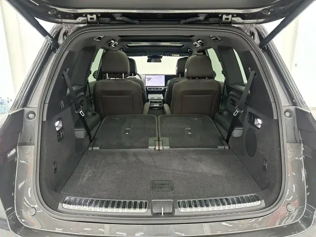 Li Auto L9 — Фото автомобиля 21