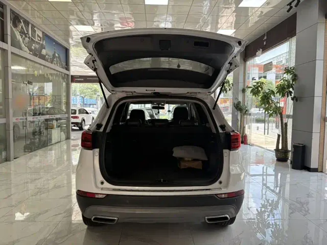 Changan CS75 — Фото автомобиля 8