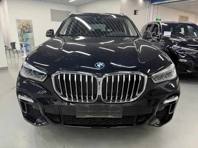 Фотография автомобиля — BMW X5
