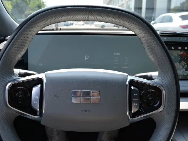 Geely Galaxy E8 — Фото автомобиля 12