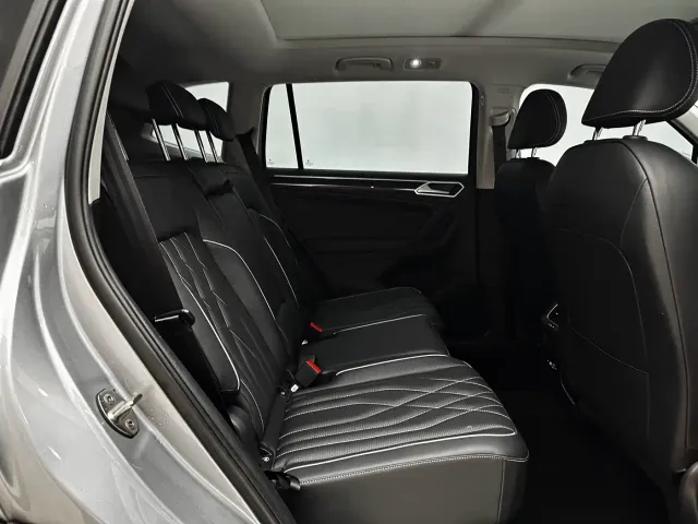 Volkswagen Tiguan L — Фото автомобиля 24