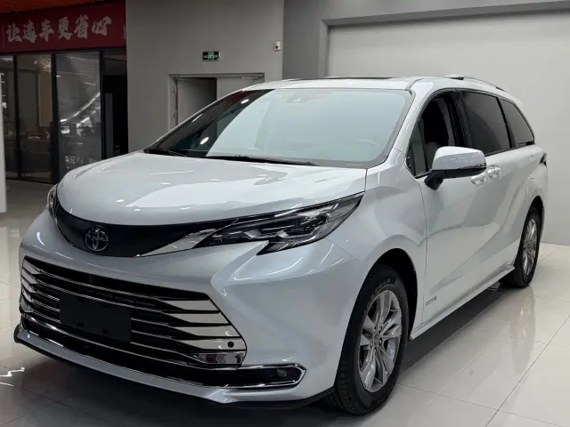 Фотография автомобиля — Toyota Sienna