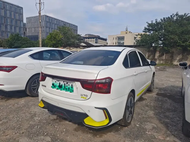 Dongfeng Fengshen E70 — Фото автомобиля 4