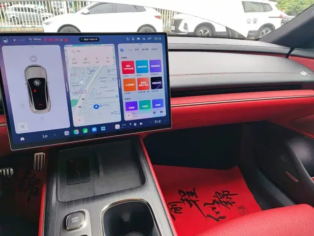 Xiaomi SU7 — Фото автомобиля 12