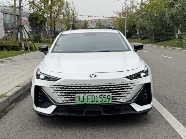 Changan UNI-V — Фото автомобиля 2