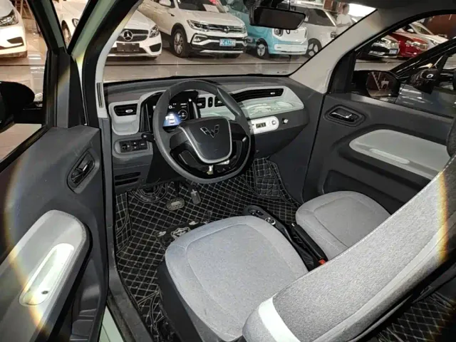 Wuling Hongguang Mini EV — Фото автомобиля 15