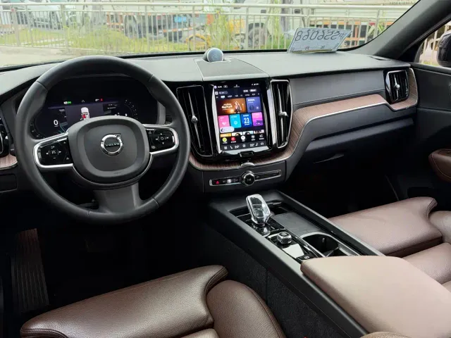 Volvo XC60 — Фото автомобиля 11