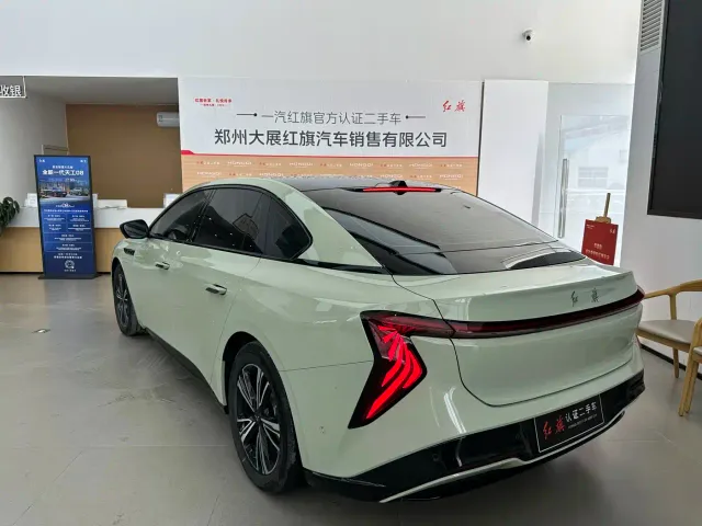 Hongqi EH7 — Фото автомобиля 3