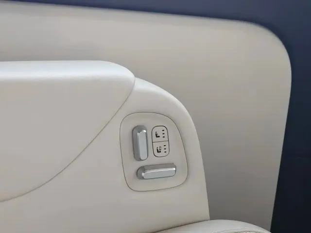 Li Auto MEGA — Фото автомобиля 19