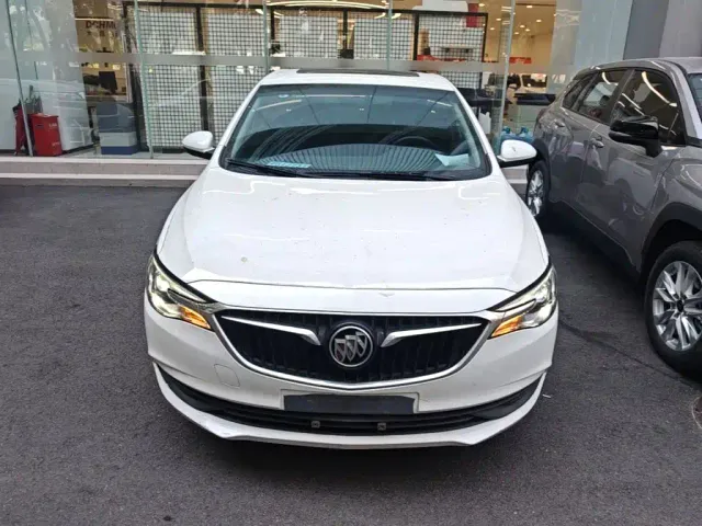 Buick Excelle — Фото автомобиля 2