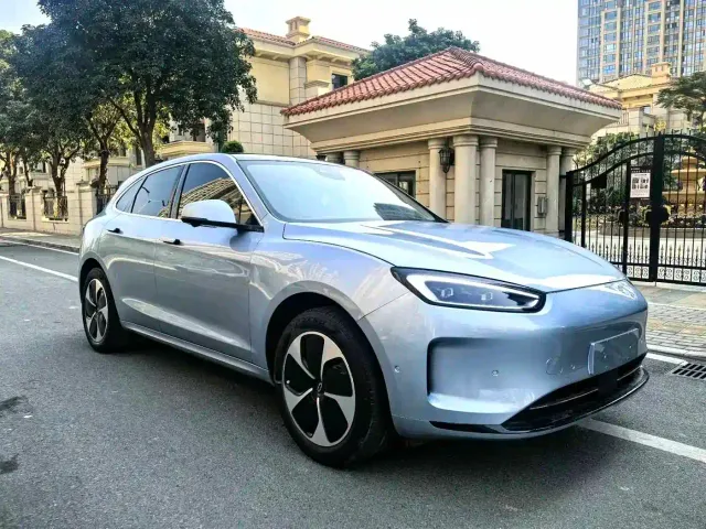 Aito M5 — Фото автомобиля 2