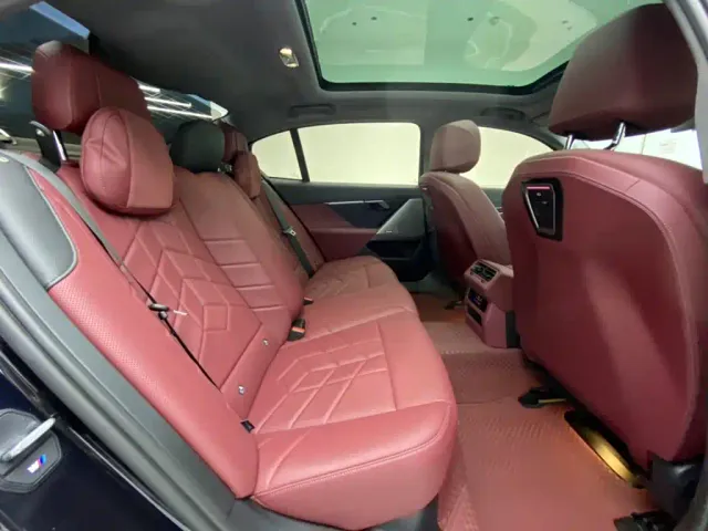 BMW 5 Series — Фото автомобиля 30