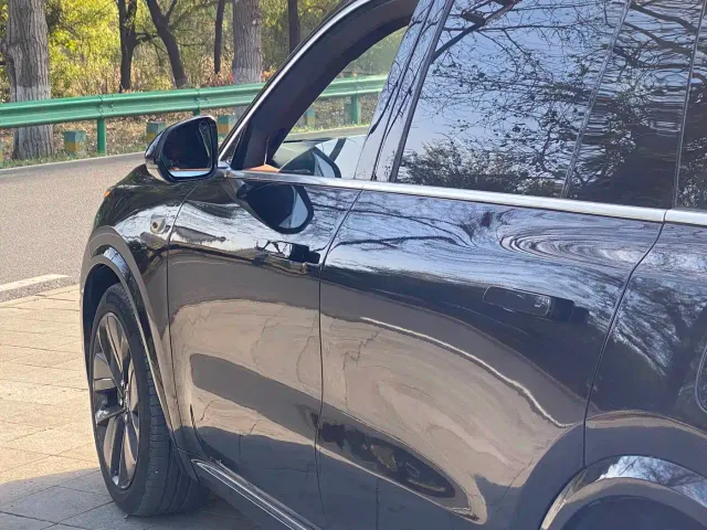 Li Auto L9 — Фото автомобиля 5