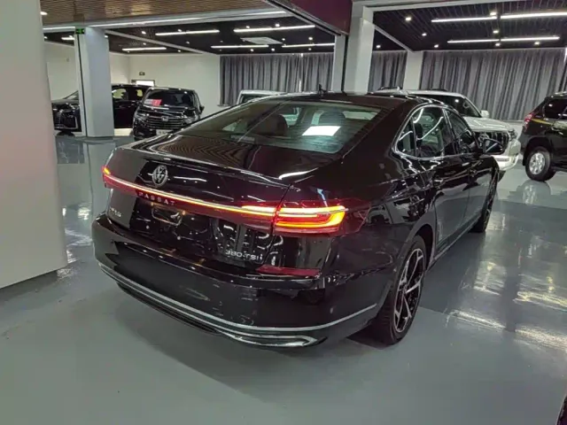 Volkswagen Passat — Фото автомобиля 6