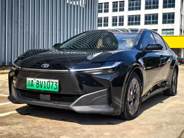 Фотография автомобиля — Toyota bZ3
