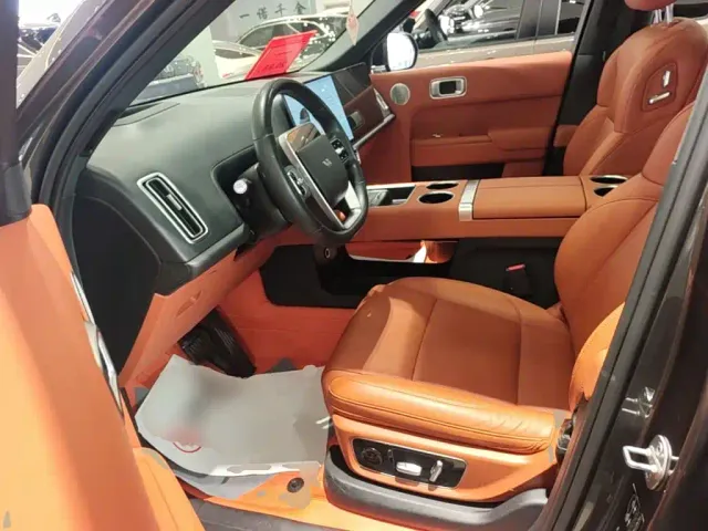 Li Auto L9 — Фото автомобиля 14