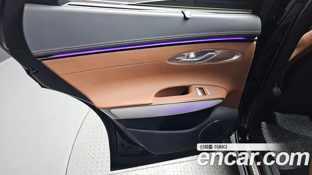 Genesis GV70 — Фото автомобиля 14