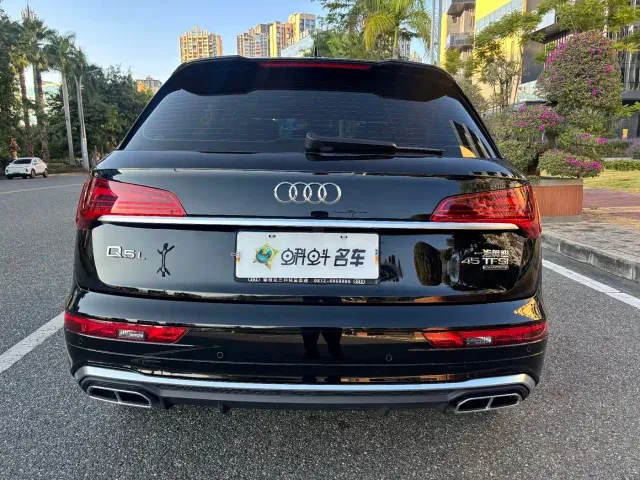 Audi Q5L — Фото автомобиля 5