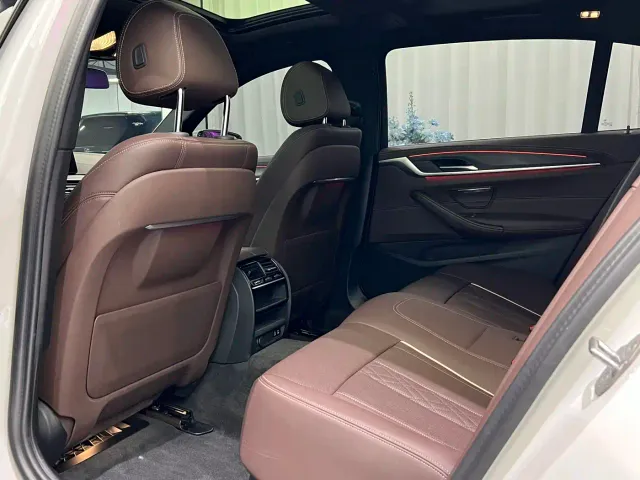 BMW 5 Series — Фото автомобиля 5