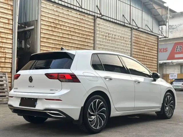 Volkswagen Golf — Фото автомобиля 8