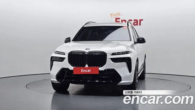 BMW X7 — Фото автомобиля 2