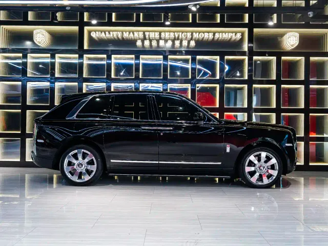 Rolls-Royce Cullinan — Фото автомобиля 7