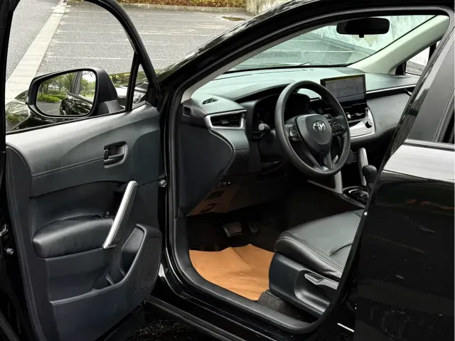 Toyota Corolla Cross — Фото автомобиля 4