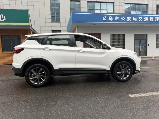 Geely Binyue — Фото автомобиля 6