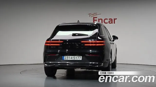Genesis GV70 — Фото автомобиля 3