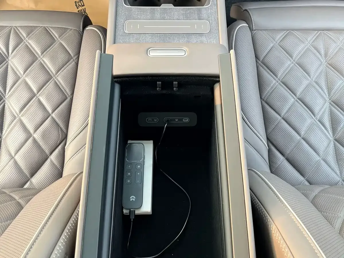 NIO NIO ES8 2025 Base Model — Фото автомобиля 27