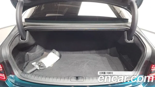 Genesis G80 Electrified G80 (RG3) — Фото автомобиля 15