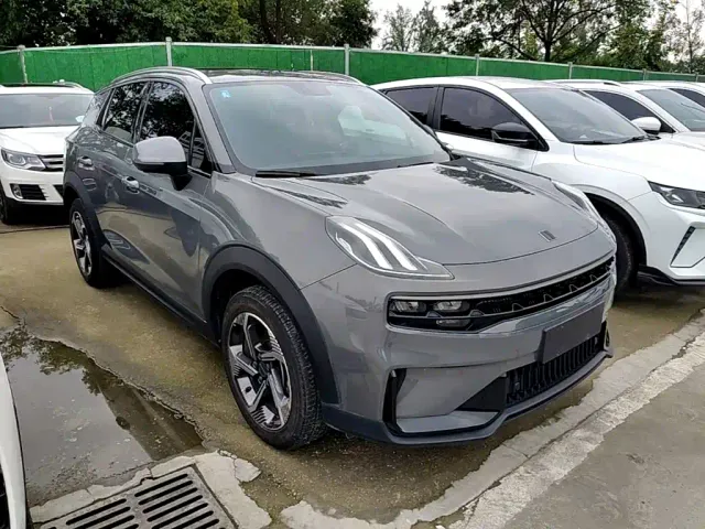 Lynk & Co 06 — Фото автомобиля 3