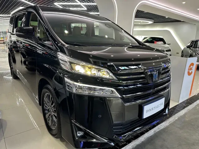 Toyota Vellfire — Фото автомобиля 3