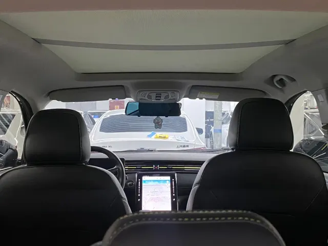 Roewe RX5 — Фото автомобиля 10