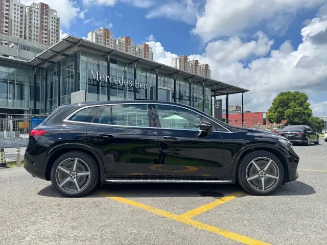 Mercedes-Benz EQS SUV — Фото автомобиля 4